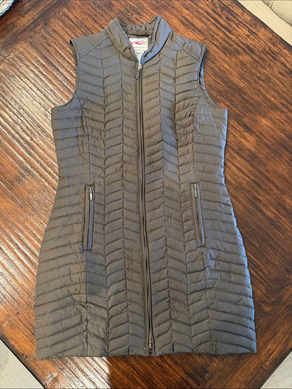 Roper Quilted Sleeveless Vest in Charcoal Gray